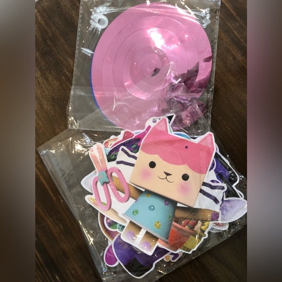 Gabbys Dollhouse Party Supplies (176 pcs) - Picture 3 of 8